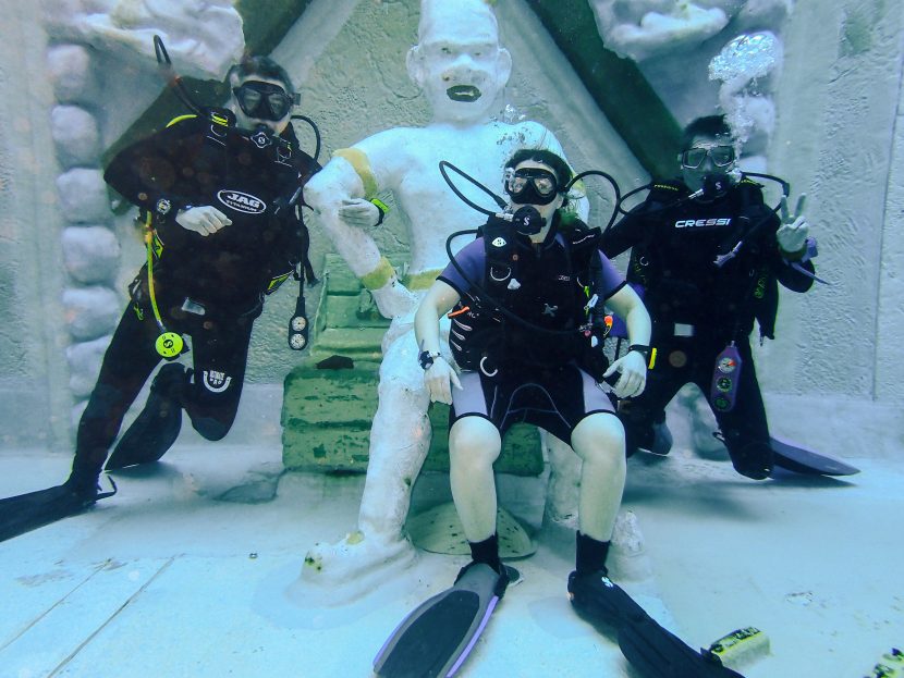 Indoor-Tauchzentrum Reisevorbereitung Ägypten NAUI Rescue-Kurs