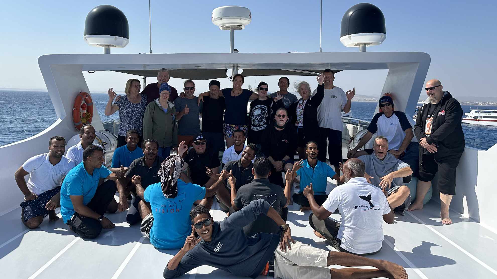 Tauchsafari Strand briefing Tauchen RotesMeer Tauchen liveaboard divewithme RedSeaVision Vision Highdeck